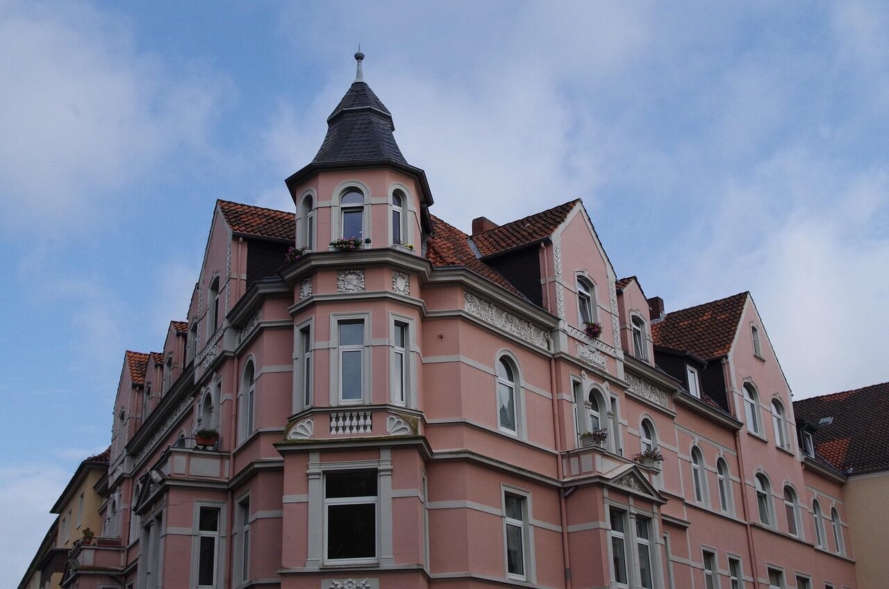 _schirmer_immobilien_aktuelles_mietpreis_2025_pixabay_hannover-1732225_1280
